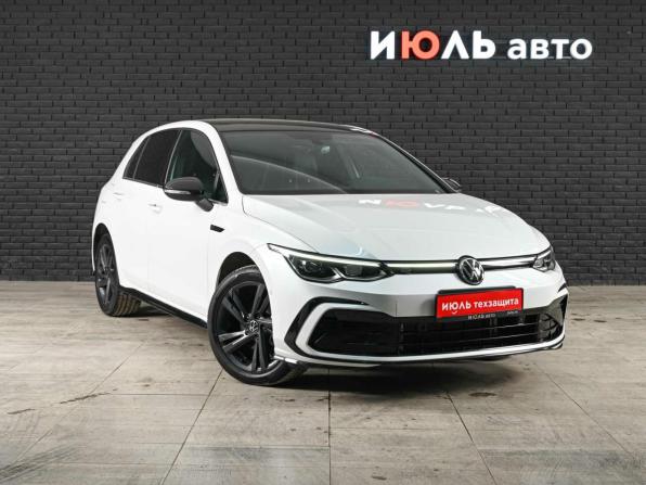 Volkswagen Golf VIII с пробегом 2024 года, цена 3 860 000 рублей, 5303 км, хэтчбек, Автокод Объявления