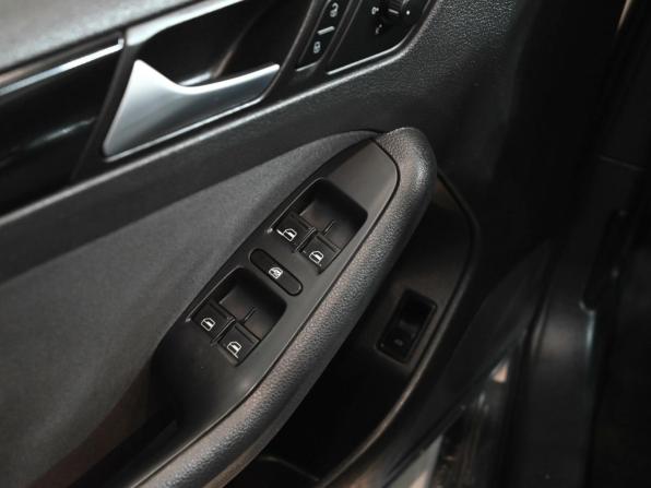Volkswagen Jetta VI с пробегом 2013 года, цена 990 000 рублей, 260451 км, седан, Автокод Объявления