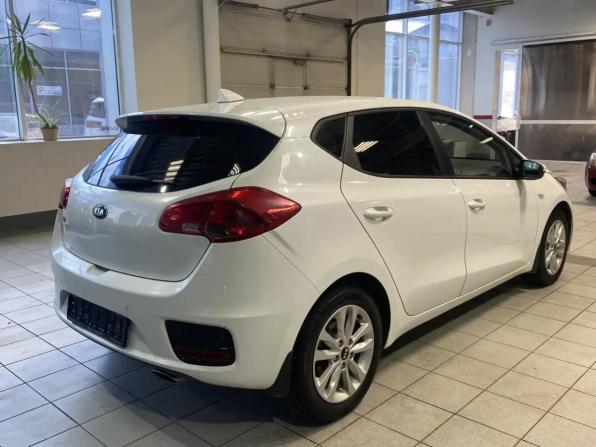 Kia Ceed II Рестайлинг с пробегом 2017 года, цена 1 459 000 рублей, 122837 км, хэтчбек, Автокод Объявления