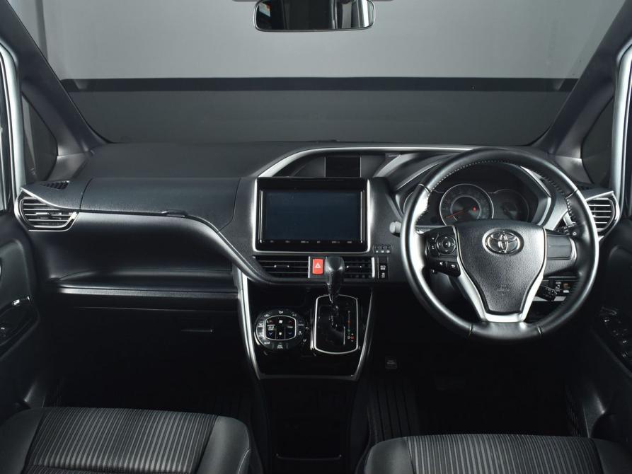 Toyota Voxy III (R80) Рестайлинг Кемерово  - изображение 7