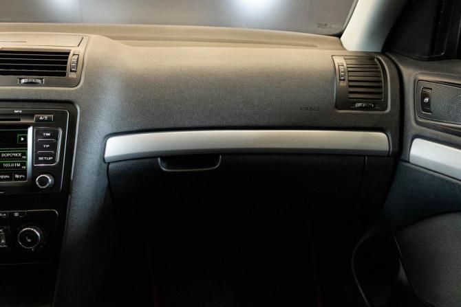 Skoda Octavia II (A5) Рестайлинг с пробегом 2012 года, цена 910 000 рублей, 231299 км, лифтбек, Автокод Объявления