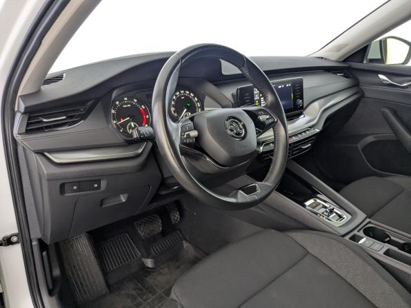 Skoda Octavia IV (A8) с пробегом 2021 года, цена 2 025 000 рублей, 116784 км, лифтбек, Автокод Объявления