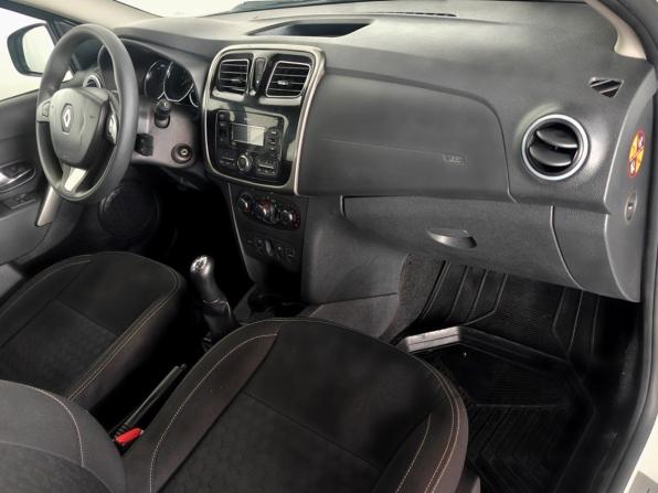 Renault Logan II с пробегом 2017 года, цена 680 000 рублей, 158275 км, седан, Автокод Объявления