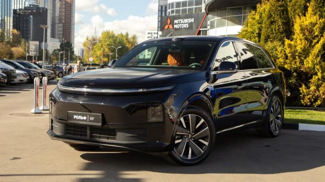 Li Auto (Lixiang) L6 I с пробегом 2025 года, цена 5 898 000 рублей, 24418 км, внедорожник, Автокод Объявления