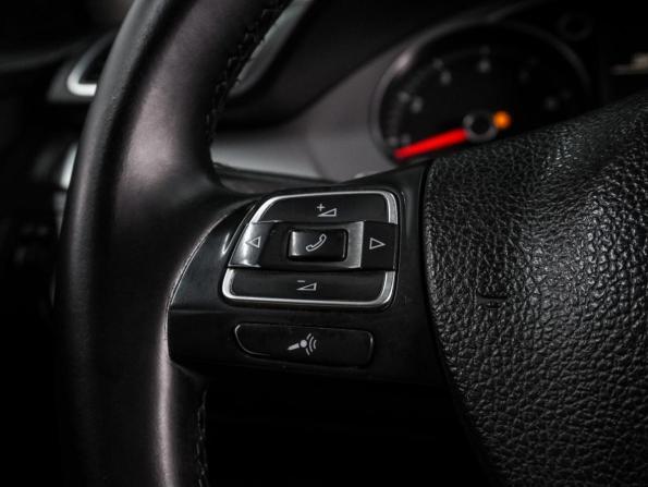 Volkswagen Passat B7 с пробегом 2012 года, цена 899 000 рублей, 185704 км, седан, Автокод Объявления