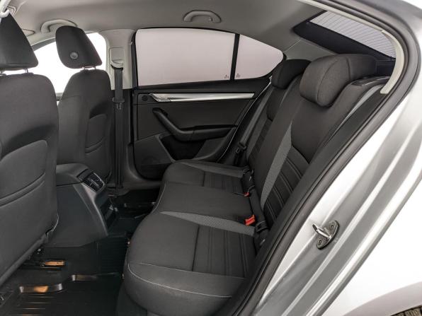 Skoda Octavia III (A7) Рестайлинг с пробегом 2017 года, цена 1 920 000 рублей, 63777 км, лифтбек, Автокод Объявления