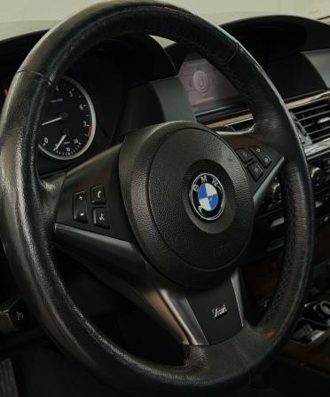 BMW 5 серии V (E60/E61) с пробегом 2007 года, цена 1 055 000 рублей, 221564 км, седан, Автокод Объявления