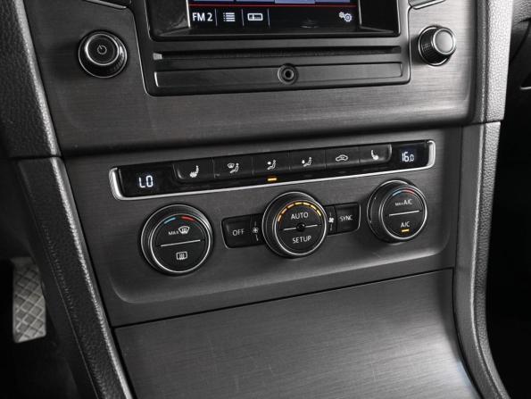 Volkswagen Golf VII с пробегом 2013 года, цена 950 000 рублей, 269777 км, хэтчбек, Автокод Объявления