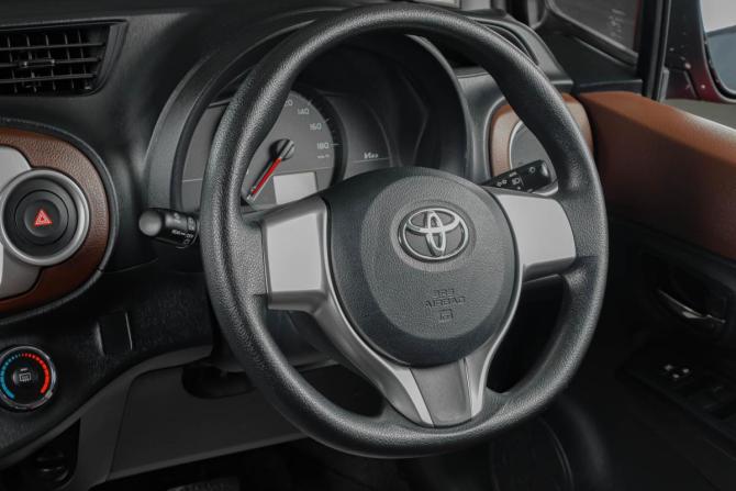 Toyota Vitz III (XP130) с пробегом 2012 года, цена 1 029 000 рублей, 80100 км, хэтчбек, Автокод Объявления