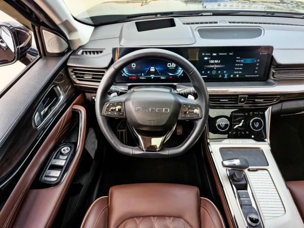 Exeed VX I с пробегом 2023 года, цена 3 559 000 рублей, 18265 км, внедорожник, Автокод Объявления