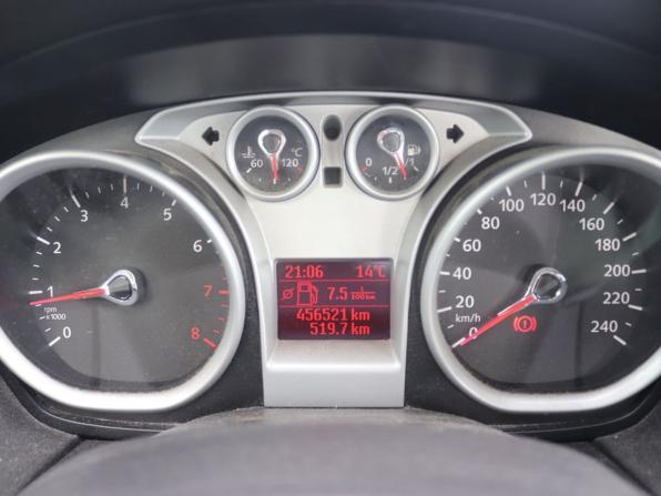 Ford Focus II Рестайлинг с пробегом 2011 года, цена 299 000 рублей, 456000 км, седан, Автокод Объявления