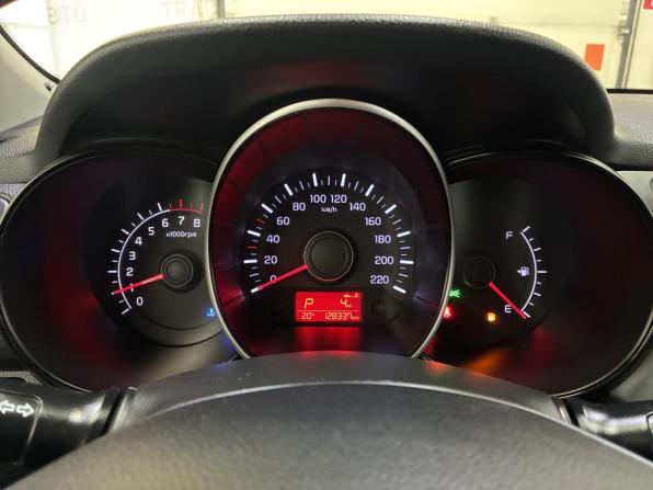 Kia Rio III Рестайлинг с пробегом 2015 года, цена 1 039 000 рублей, 128000 км, хэтчбек, Автокод Объявления