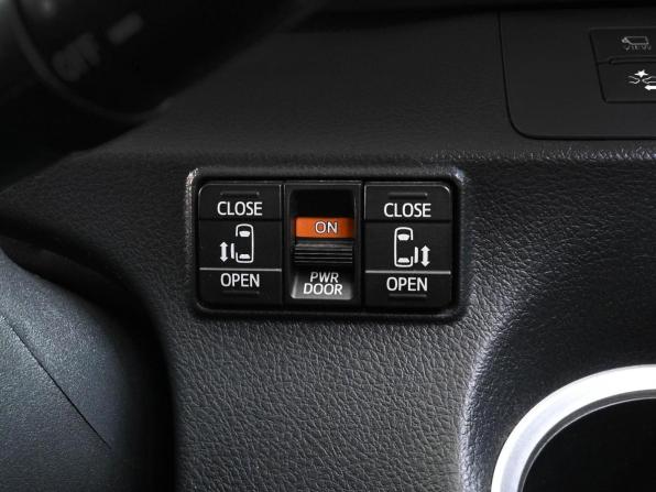 Toyota Sienta II Рестайлинг с пробегом 2020 года, цена 2 079 000 рублей, 72484 км, компактвэн, Автокод Объявления