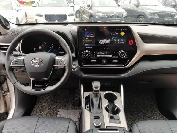 Toyota Highlander IV (XU70) с пробегом 2025 года, цена 5 550 000 рублей, 4290 км, внедорожник, Автокод Объявления