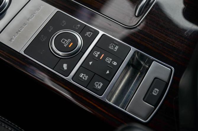 Land Rover Range Rover IV с пробегом 2017 года, цена 4 799 000 рублей, 137440 км, внедорожник, Автокод Объявления