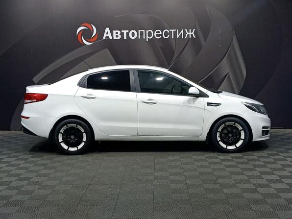 Kia Rio III Рестайлинг с пробегом 2016 года, цена 799 000 рублей, 160865 км, седан, Автокод Объявления