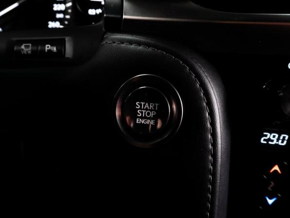 Lexus LX III Рестайлинг 2 с пробегом 2019 года, цена 9 899 000 рублей, 78237 км, внедорожник, Автокод Объявления