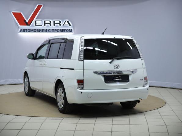 Toyota ISis I Рестайлинг с пробегом 2013 года, цена 1 310 000 рублей, 93299 км, компактвэн, Автокод Объявления