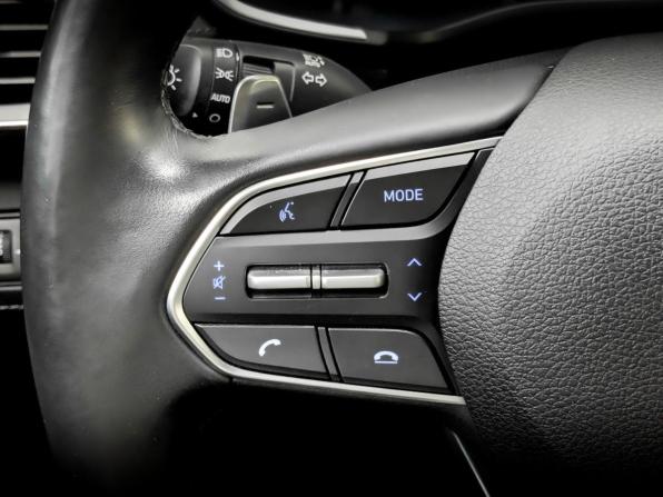 Hyundai Santa Fe IV Рестайлинг с пробегом 2022 года, цена 4 400 000 рублей, 41762 км, внедорожник, Автокод Объявления