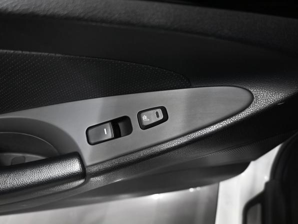 Hyundai Sonata VI (YF) с пробегом 2010 года, цена 925 000 рублей, 247002 км, седан, Автокод Объявления