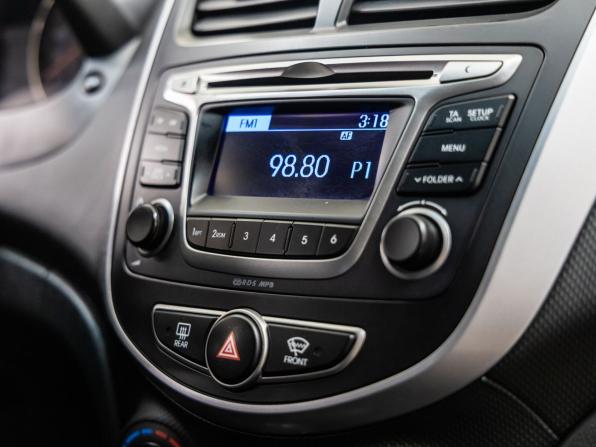Hyundai Solaris I Рестайлинг с пробегом 2016 года, цена 898 000 рублей, 117708 км, хэтчбек, Автокод Объявления