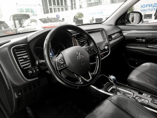 Mitsubishi Outlander III Рестайлинг 3 с пробегом 2020 года, цена 2 050 000 рублей, 174939 км, внедорожник, Автокод Объявления