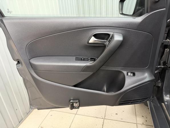 Volkswagen Polo V с пробегом 2012 года, цена 700 000 рублей, 245309 км, седан, Автокод Объявления