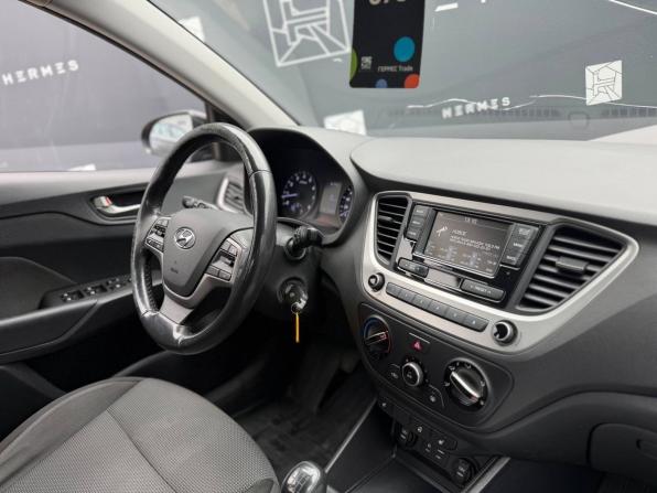 Hyundai Solaris II с пробегом 2017 года, цена 950 000 рублей, 172617 км, седан, Автокод Объявления