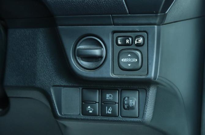 Toyota Corolla XI (E160 E170) Рестайлинг 2 с пробегом 2019 года, цена 1 699 000 рублей, 57330 км, универсал, Автокод Объявления