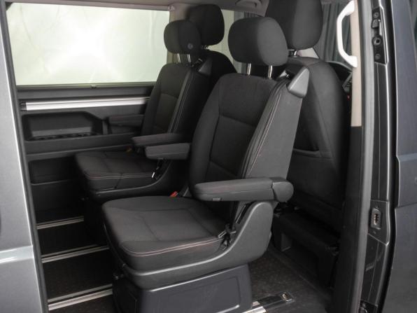 Volkswagen Multivan T6 с пробегом 2016 года, цена 3 319 000 рублей, 261104 км, минивэн, Автокод Объявления