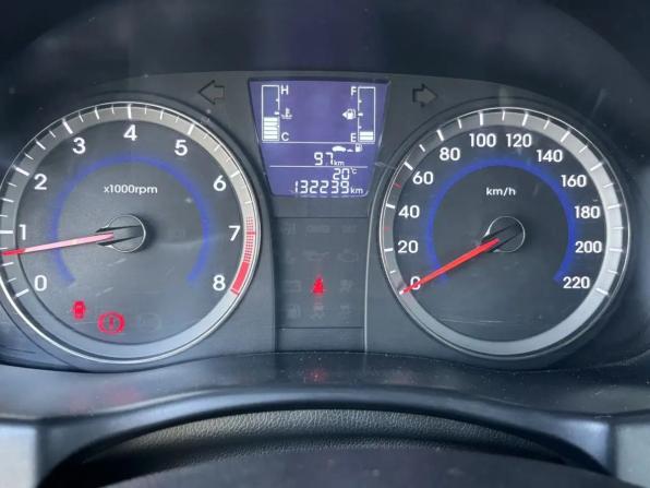 Hyundai Solaris I Рестайлинг с пробегом 2015 года, цена 990 000 рублей, 132239 км, седан, Автокод Объявления