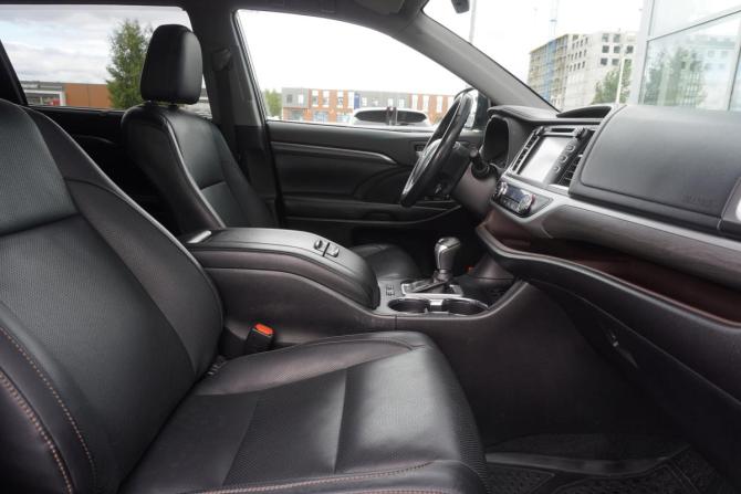 Toyota Highlander III (XU50) Рестайлинг с пробегом 2019 года, цена 3 870 000 рублей, 151579 км, внедорожник, Автокод Объявления