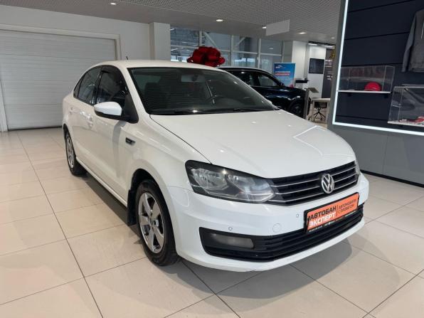 Volkswagen Polo V Рестайлинг с пробегом 2018 года, цена 749 000 рублей, 196000 км, седан, Автокод Объявления