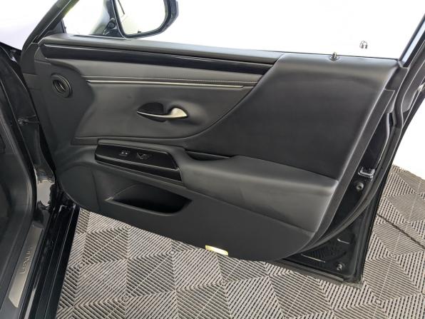 Lexus ES VII с пробегом 2021 года, цена 4 400 000 рублей, 61510 км, седан, Автокод Объявления