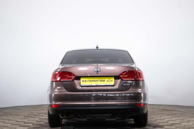 Volkswagen Jetta VI с пробегом 2014 года, цена 919 000 рублей, 240215 км, седан, Автокод Объявления