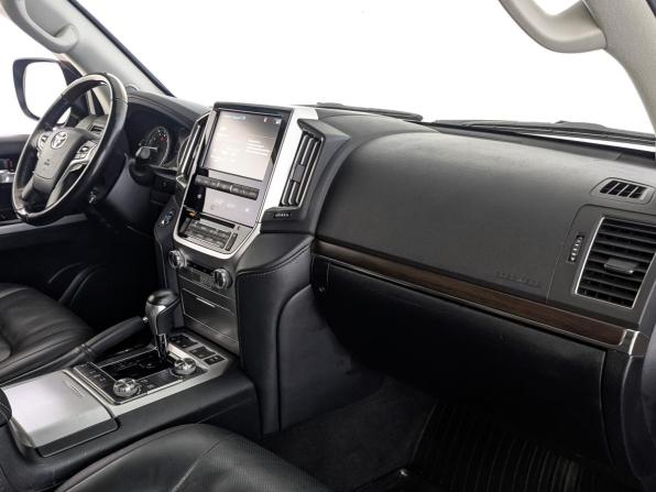 Toyota Land Cruiser 200 Series Рестайлинг 2 с пробегом 2020 года, цена 8 350 000 рублей, 131306 км, внедорожник, Автокод Объявления