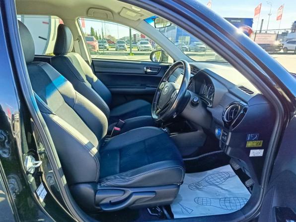 Toyota Corolla XI (E160 E170 E180) Рестайлинг 1 с пробегом 2015 года, цена 1 196 000 рублей, 211190 км, универсал, Автокод Объявления