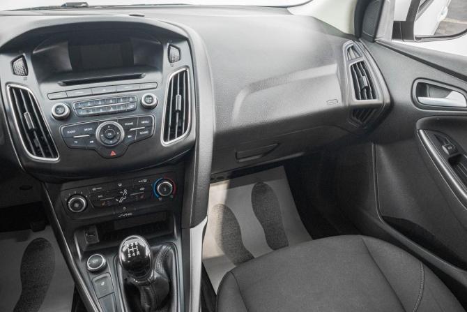 Ford Focus III Рестайлинг с пробегом 2018 года, цена 999 000 рублей, 180000 км, хэтчбек, Автокод Объявления