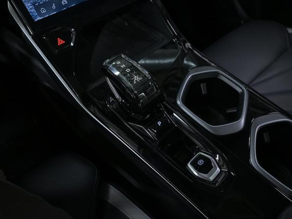 Geely Atlas II с пробегом 2024 года, цена 3 040 000 рублей, 14300 км, внедорожник, Автокод Объявления