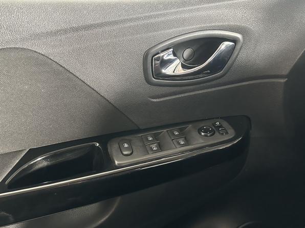 Renault Kaptur I с пробегом 2019 года, цена 1 395 000 рублей, 159000 км, внедорожник, Автокод Объявления