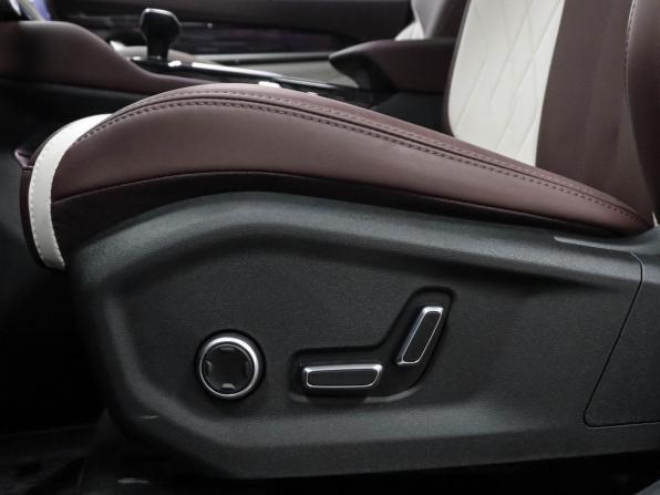 Geely Monjaro I с пробегом 2023 года, цена 3 099 000 рублей, 7224 км, внедорожник, Автокод Объявления