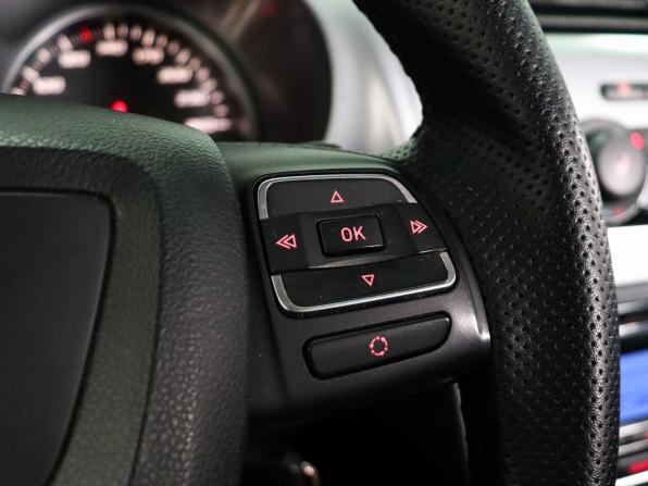 SEAT Leon II Рестайлинг с пробегом 2011 года, цена 779 000 рублей, 230409 км, хэтчбек, Автокод Объявления