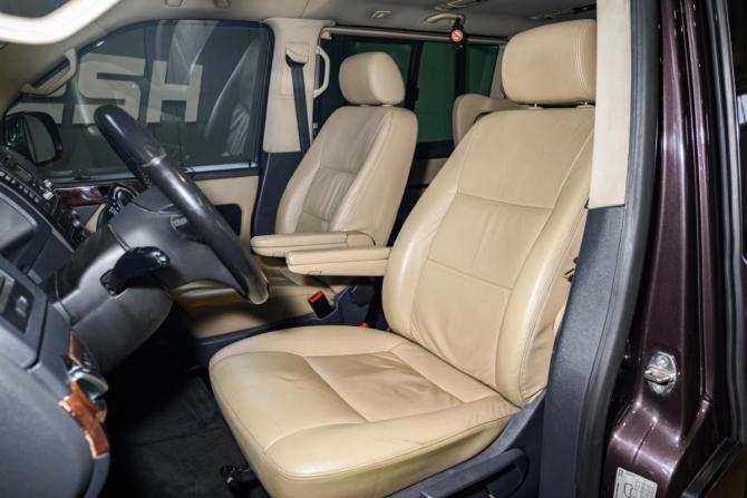 Volkswagen Multivan T5 Рестайлинг с пробегом 2011 года, цена 2 199 000 рублей, 231764 км, минивэн, Автокод Объявления