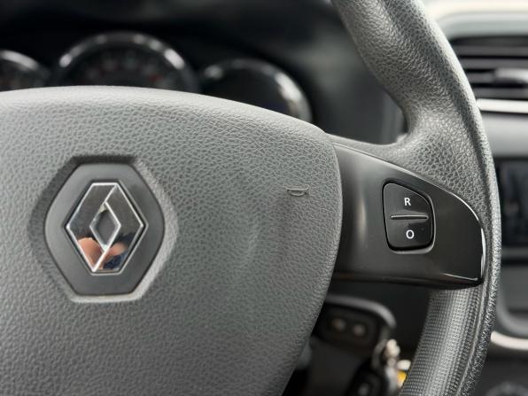 Renault Sandero II с пробегом 2017 года, цена 1 120 000 рублей, 69900 км, хэтчбек, Автокод Объявления