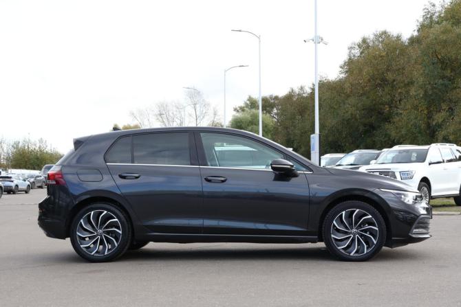 Volkswagen Golf VIII с пробегом 2021 года, цена 2 690 000 рублей, 42310 км, хэтчбек, Автокод Объявления
