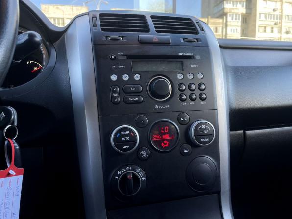Suzuki Grand Vitara II Рестайлинг с пробегом 2011 года, цена 1 250 000 рублей, 143293 км, внедорожник, Автокод Объявления