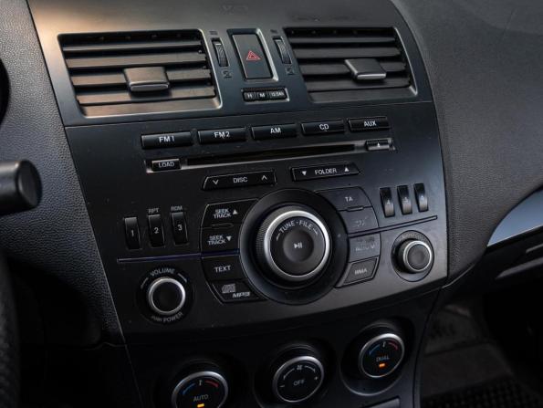 Mazda 3 II (BL) Рестайлинг с пробегом 2011 года, цена 1 050 000 рублей, 221721 км, седан, Автокод Объявления