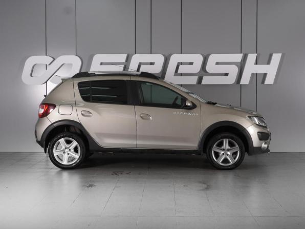 Renault Sandero II с пробегом 2018 года, цена 965 000 рублей, 130262 км, хэтчбек, Автокод Объявления