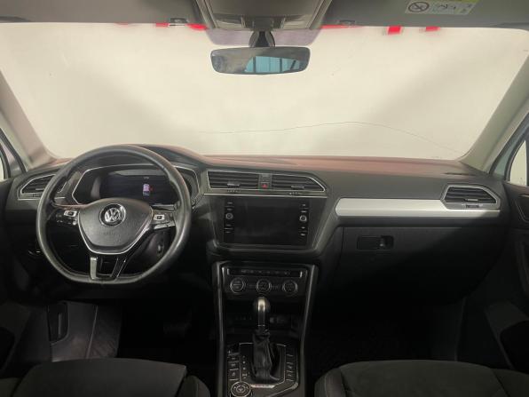 Volkswagen Tiguan II с пробегом 2017 года, цена 1 849 000 рублей, 215347 км, внедорожник, Автокод Объявления