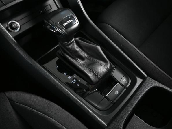 Skoda Karoq I с пробегом 2020 года, цена 2 319 000 рублей, 53675 км, внедорожник, Автокод Объявления